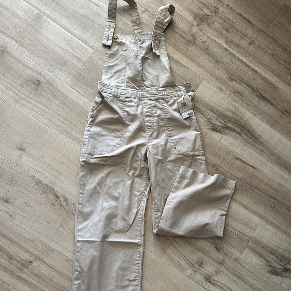 Stylish Tan Women's stand up cropped Patagonia Overalls